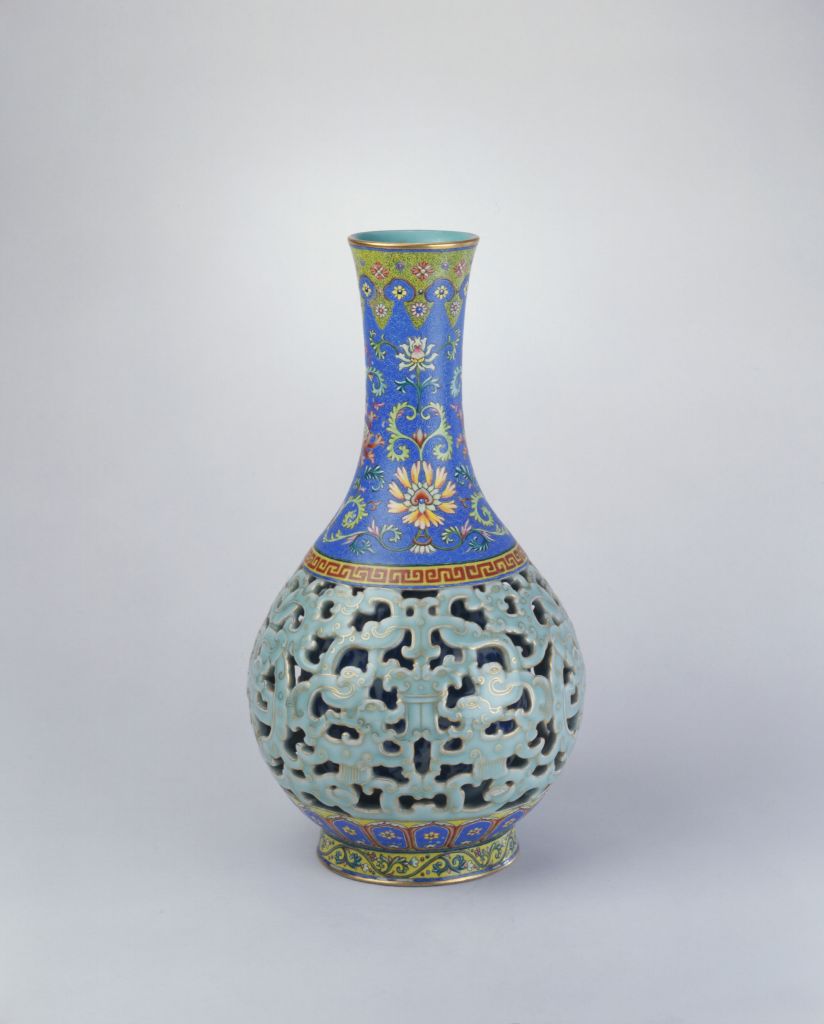 图片[1]-Blue glazed hollowed-out pink vase with gold Kui phoenix pattern-China Archive